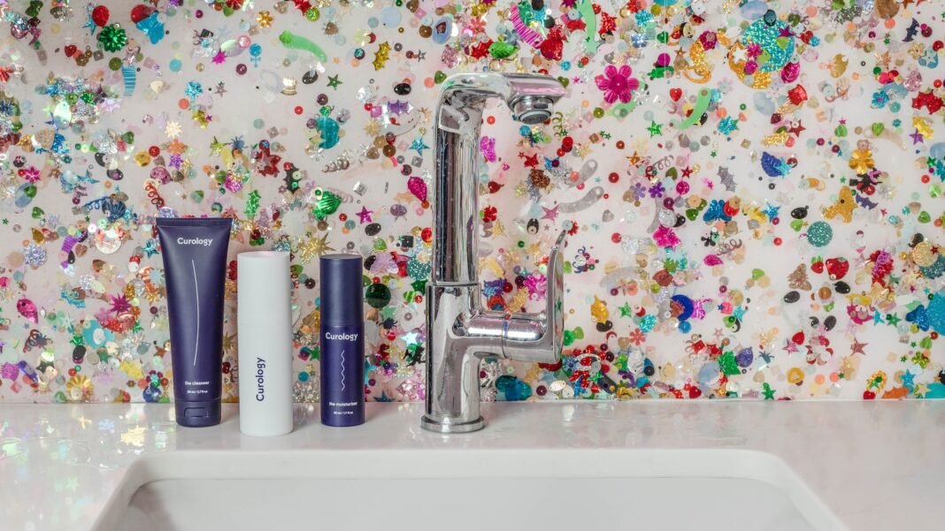 Skincare and Climate: Adapting Your Routine to Environmental Factors