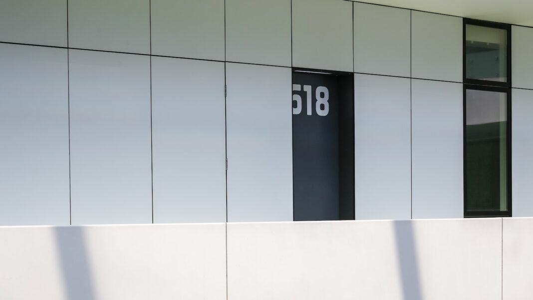 Haircare Myths Busted: Sorting Fact from Fiction