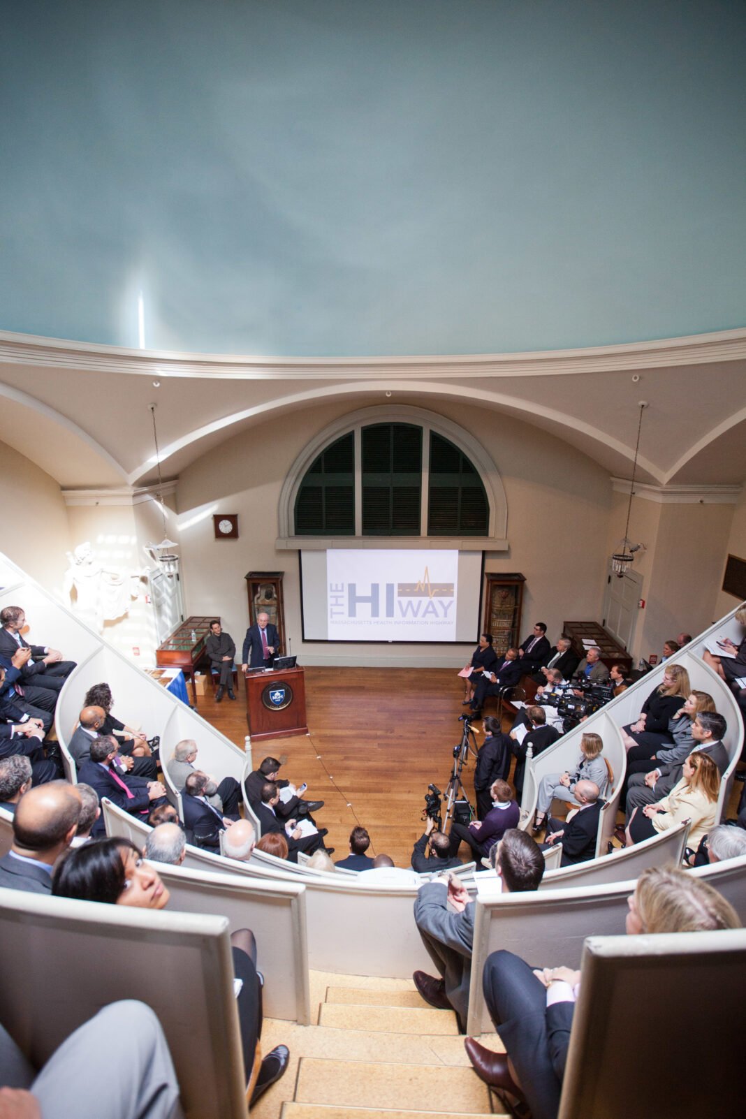 Age-Positive Beauty Trends: Celebrating Diversity and Aging Gracefully