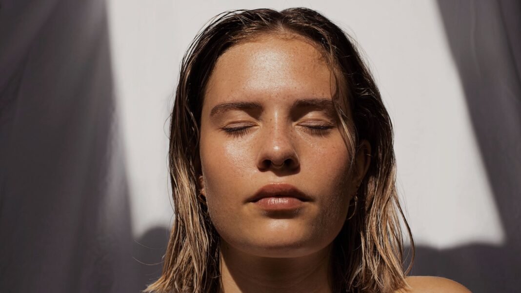 Anti-Aging Makeup Tips: Techniques to Enhance Mature Skin