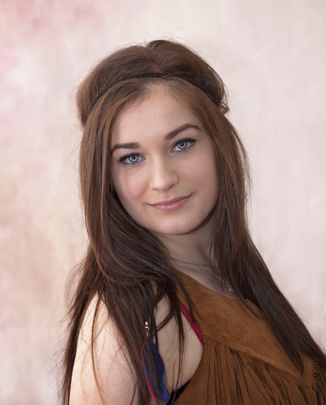 Natural Makeup Look: Enhancing Your Features with Simplicity